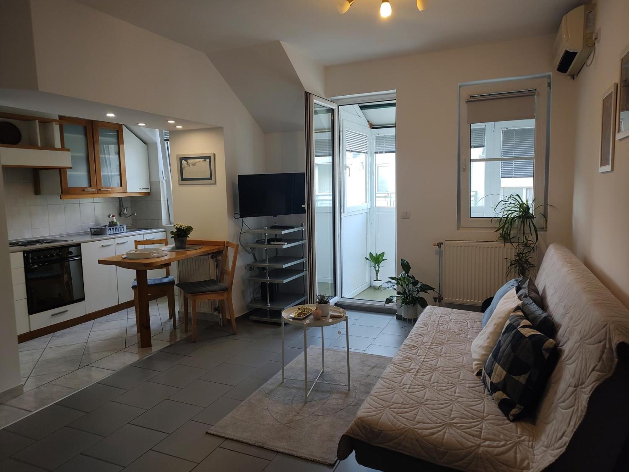Twowheels - With Bicycles Apartment